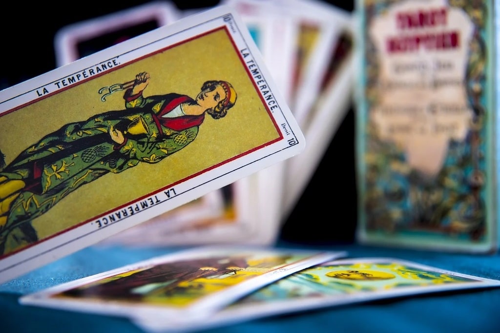 Comprendre facilement les bases et les règles du tarot